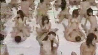 ಹಸ್ಸಿ ಡಿಸ್ಕೋ ಬಿಚ್‌ಗಳಿಂದ ಡೀಪ್‌ಥ್ರೋಟ್ ಬ್ಲೋಜಾಬ್