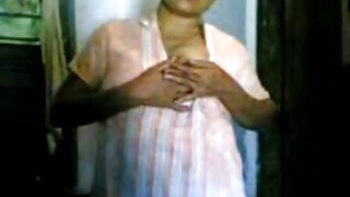 ರಾಪಾಸಿಯಸ್ ಕಪ್ಪು ಶೀಮೇಲ್ ಅಗಲವಾದ ಹಾಸಿಗೆಯ ಮೇಲೆ ಸೊಗಸುಗಾರನ ಕತ್ತೆಯನ್ನು ಕೊರೆಯುವುದನ್ನು ಆನಂದಿಸುತ್ತದೆ